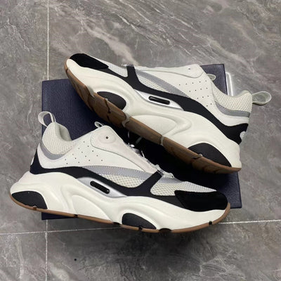 Sneaker aus Leder und Re-Nylon